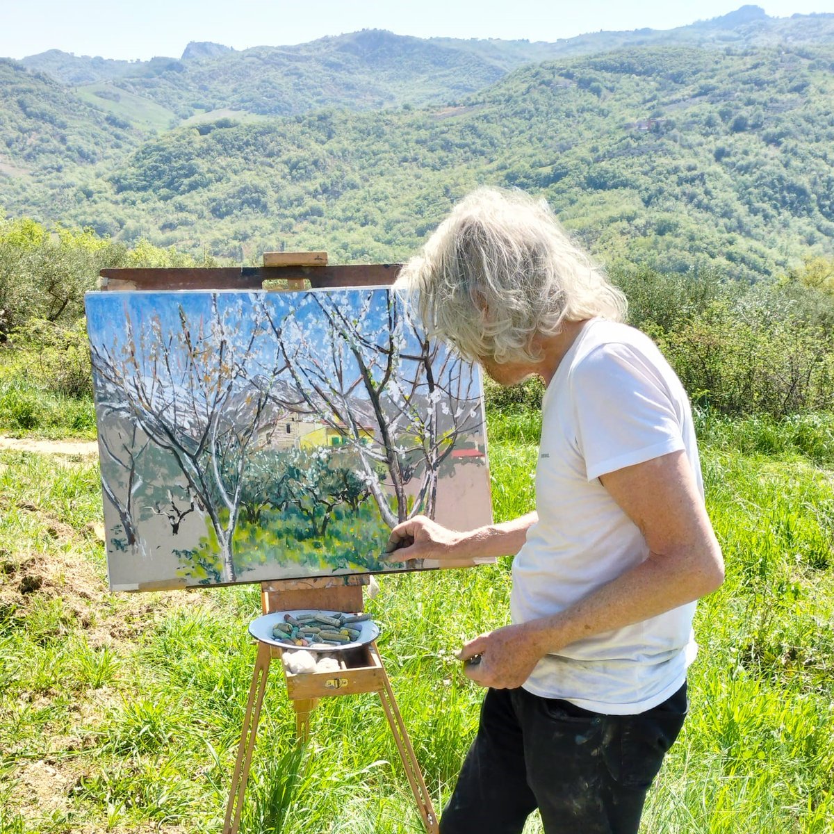 On a painting holiday in Abruzzo, Italy . . . 
How's the weather where you are?

#abruzzo #italia #italy #painting #pleinair #landscapepainting #pleinairpainting #painter #paintingholiday #italianlandscape #weather #sunshine