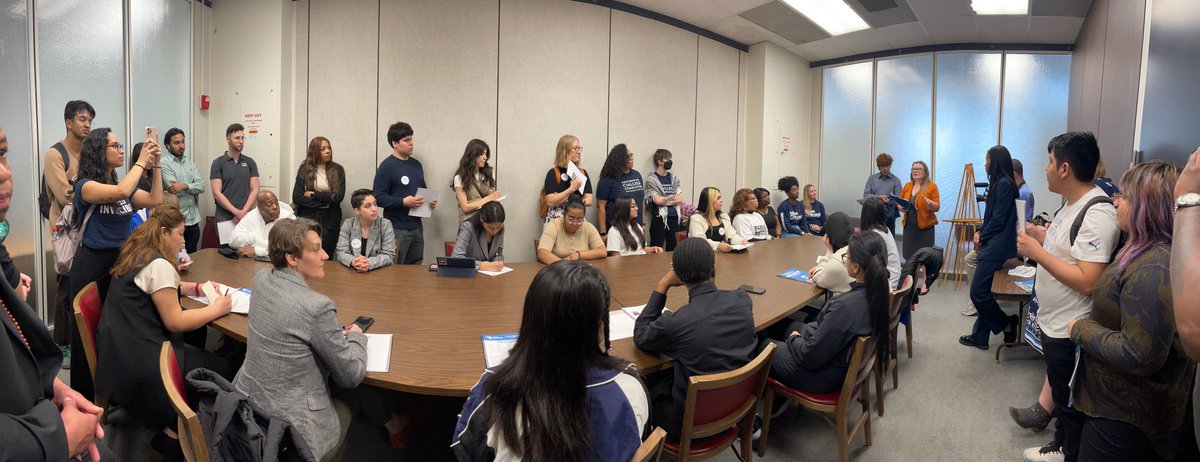 TransformILHE's tweet photo. 🗣️ Our advocates met with @ISACFinAid and had a productive and insightful conversation on how to #TransformILHE! https://t.co/yM7XnrPoNF