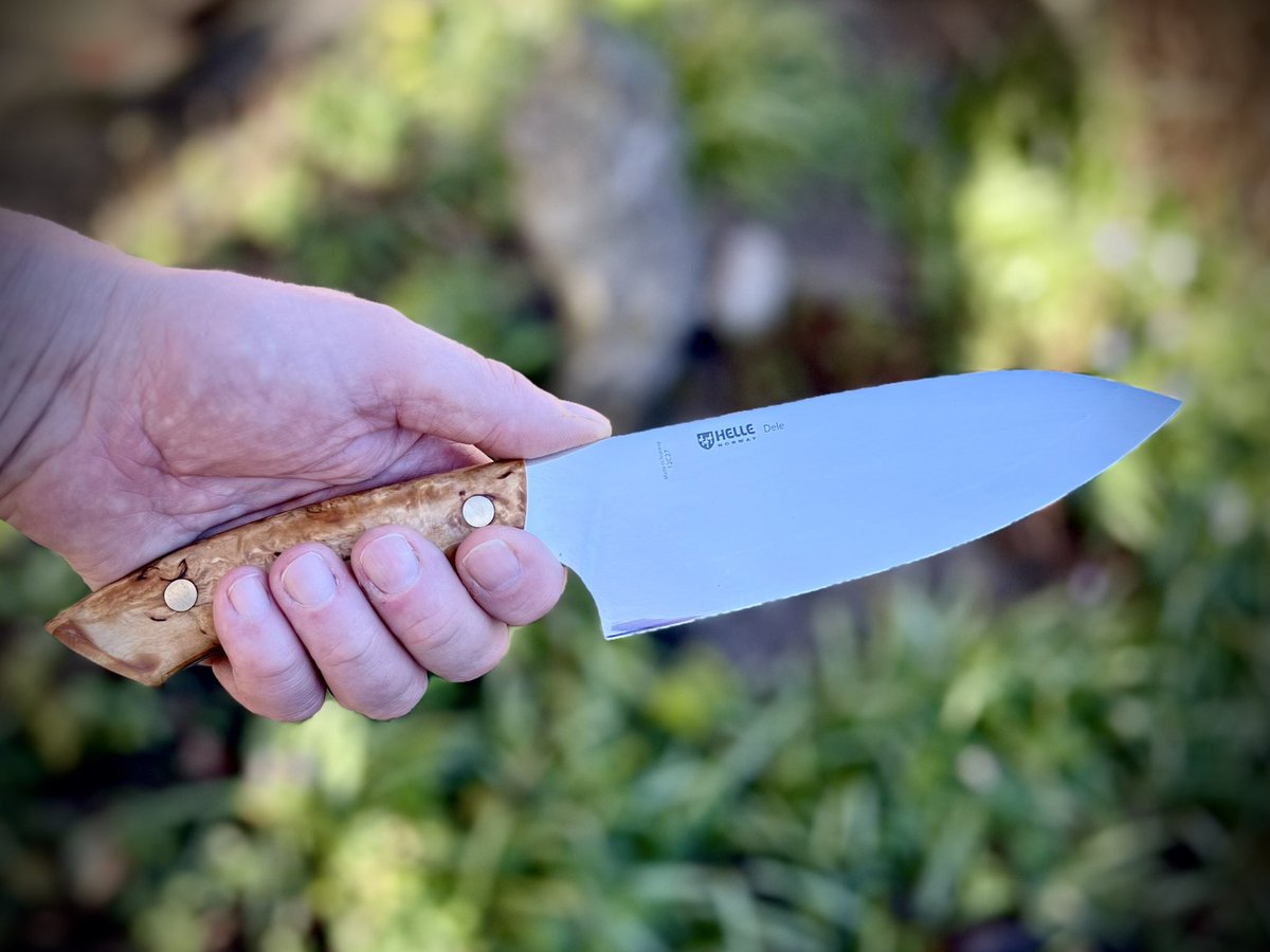 Because I do a lot of outdoor cooking, @Whitbyandco were kind enough to send me a Helle Dele Outdoor Chef’s knife. To say it’s sharp is an understatement, think I’ll need to stock up on plasters!! Beautiful knife though, can’t wait to start using it.