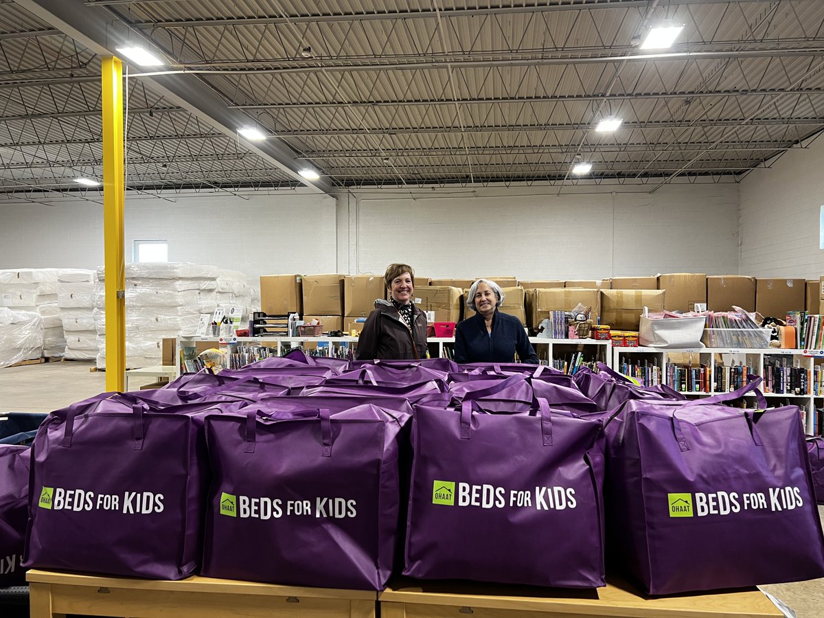 So grateful to volunteers Marie & Tamra for supporting Beds for Kids and preparing a ton of bedtime bags! The Beds for Kids program wouldn't be possible without volunteers like you! 💚💜💚
#VolunTuesday #OHAAT #BedsForKidsProgram #Volunteers #VolunteersRock #ThankYou