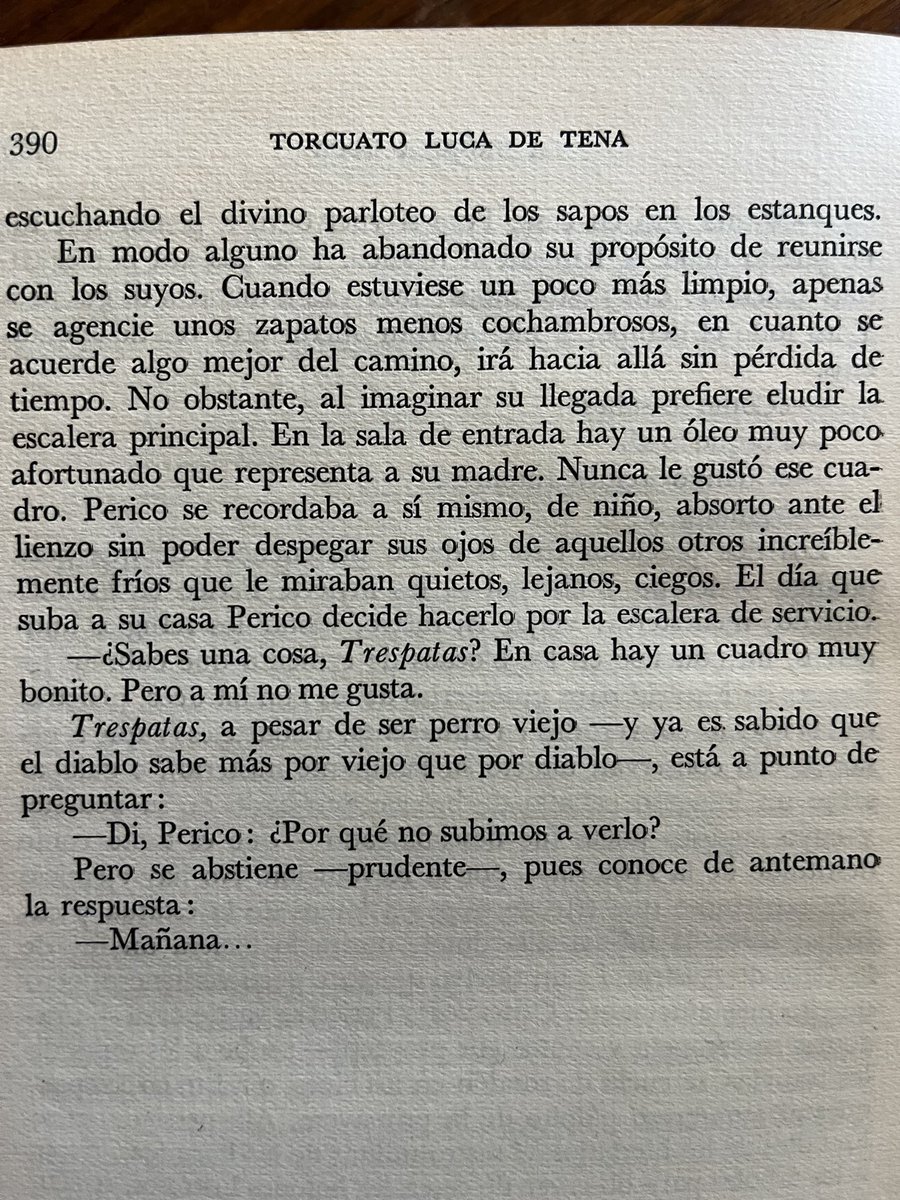 Vivir postponiendo. Cuando sabes que no va a llegar, no va a ocurrir, no por falta de ganas, sino porque sencillamente es imposible. Puedes seguir viviendo encerrado en una preciosa quimera o quizá debas cerrar heridas y redefinir qué haces con tu vida, la que es posible.