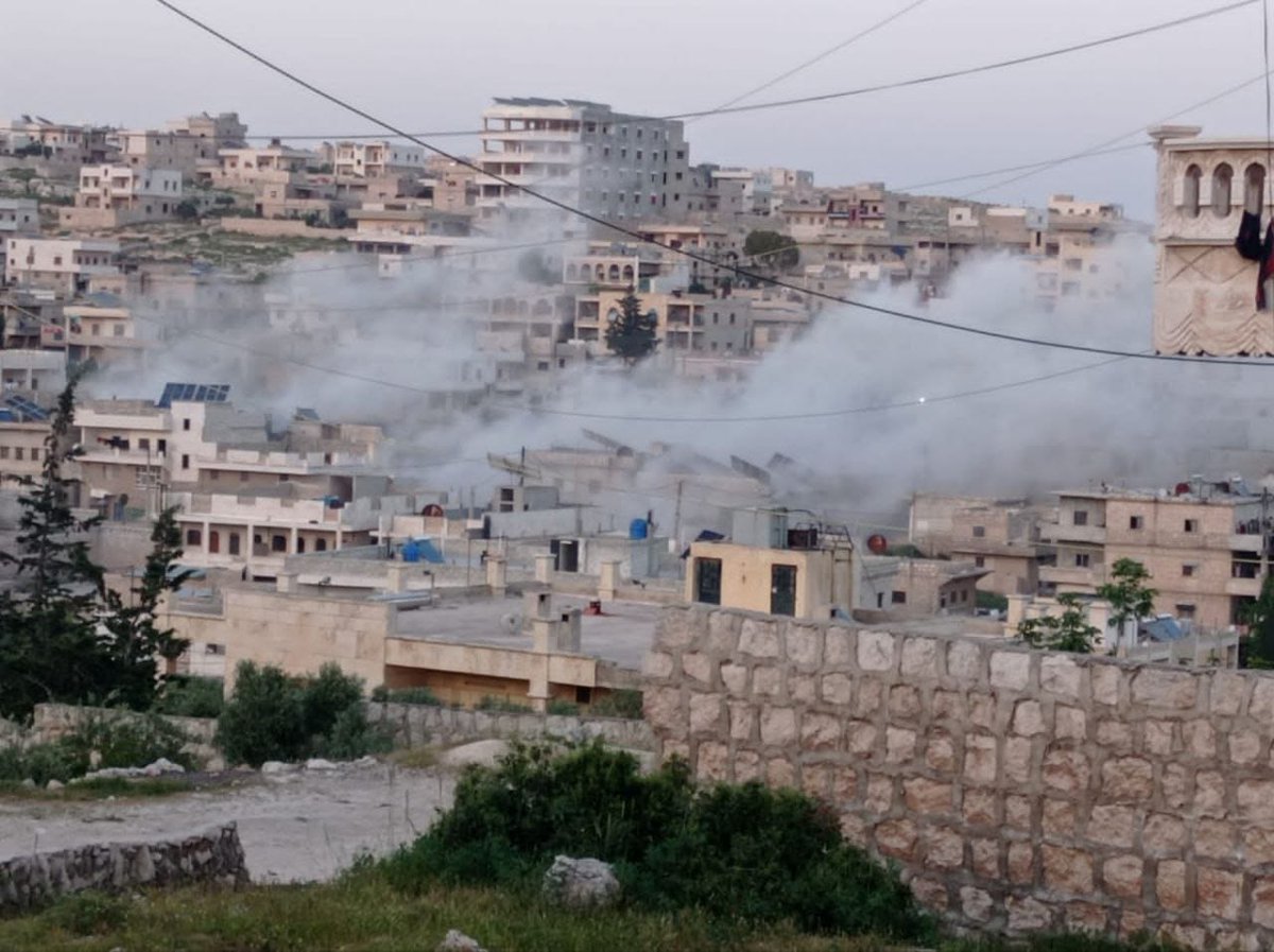 Assad's forces and Russia bombard with heavy artillery residential neighborhoods in the city of Darat Azza in the countryside of Aleppo, Syria.
Note: Syria is not safe and the bombing has not stopped.