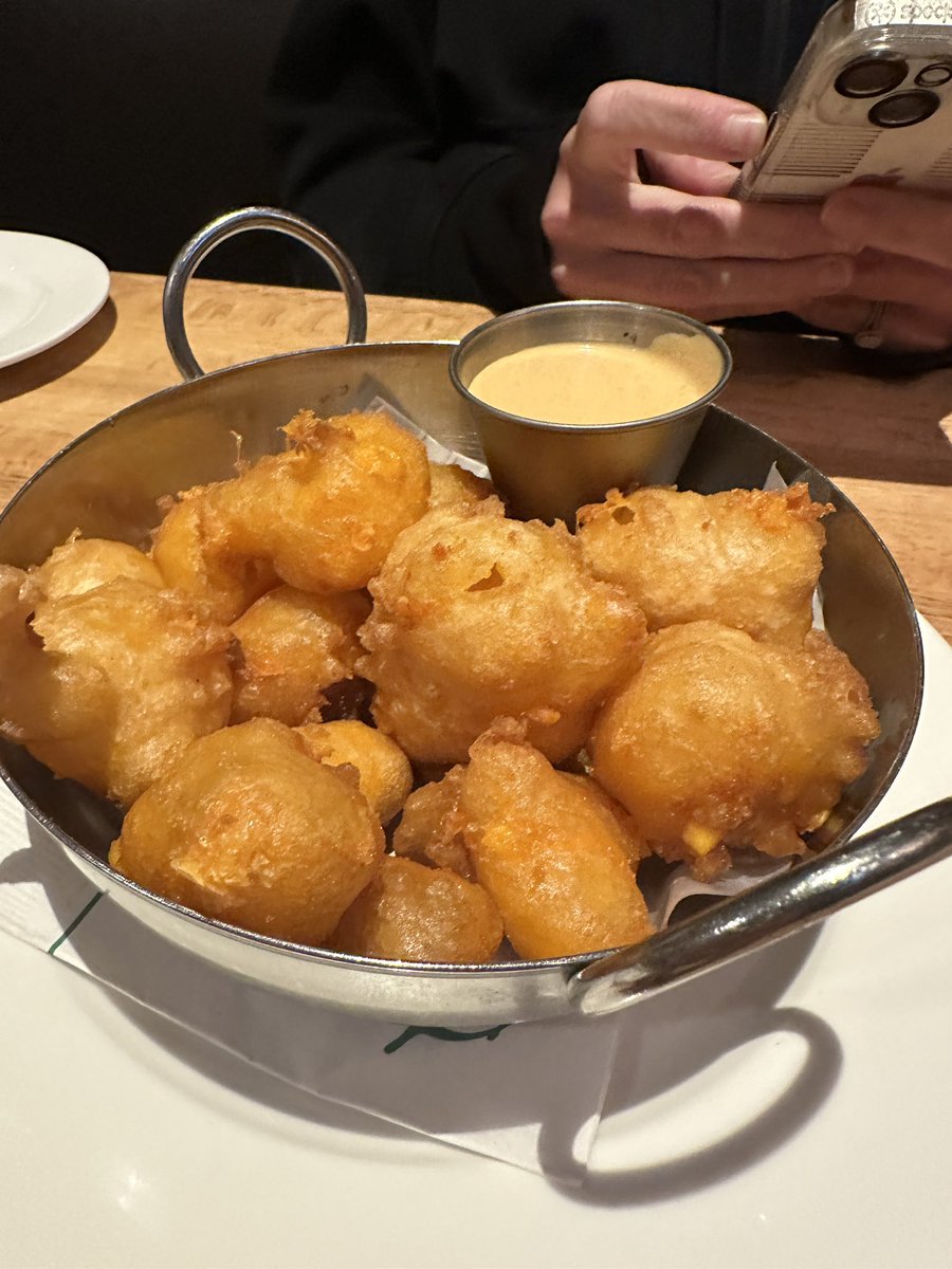 AWInational's tweet photo. Can we take a minute to talk about Wisconsin cheese curds??!! So good!  #springleadership #awiforward #getinmybelly https://t.co/b9Yabpgrjt