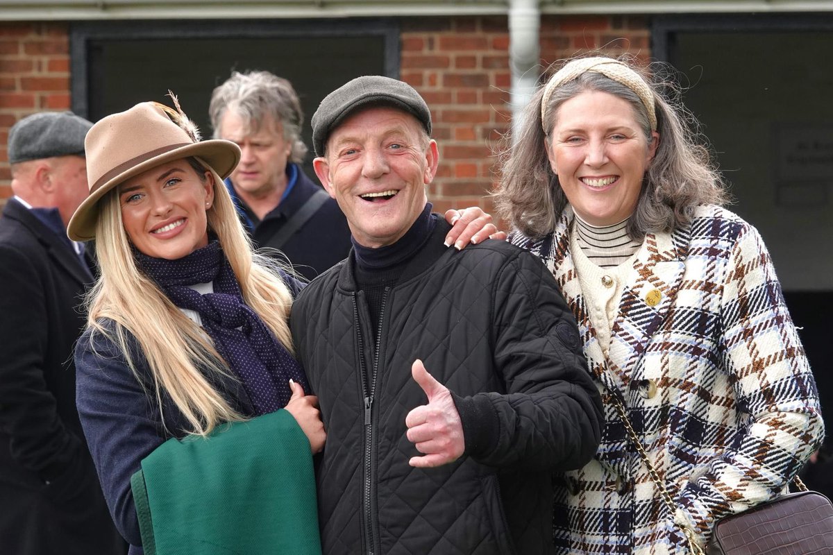 Three of the team today at racing, always smart & always smiling… #TeamworMakesTheDreamWork 🏇💚💫