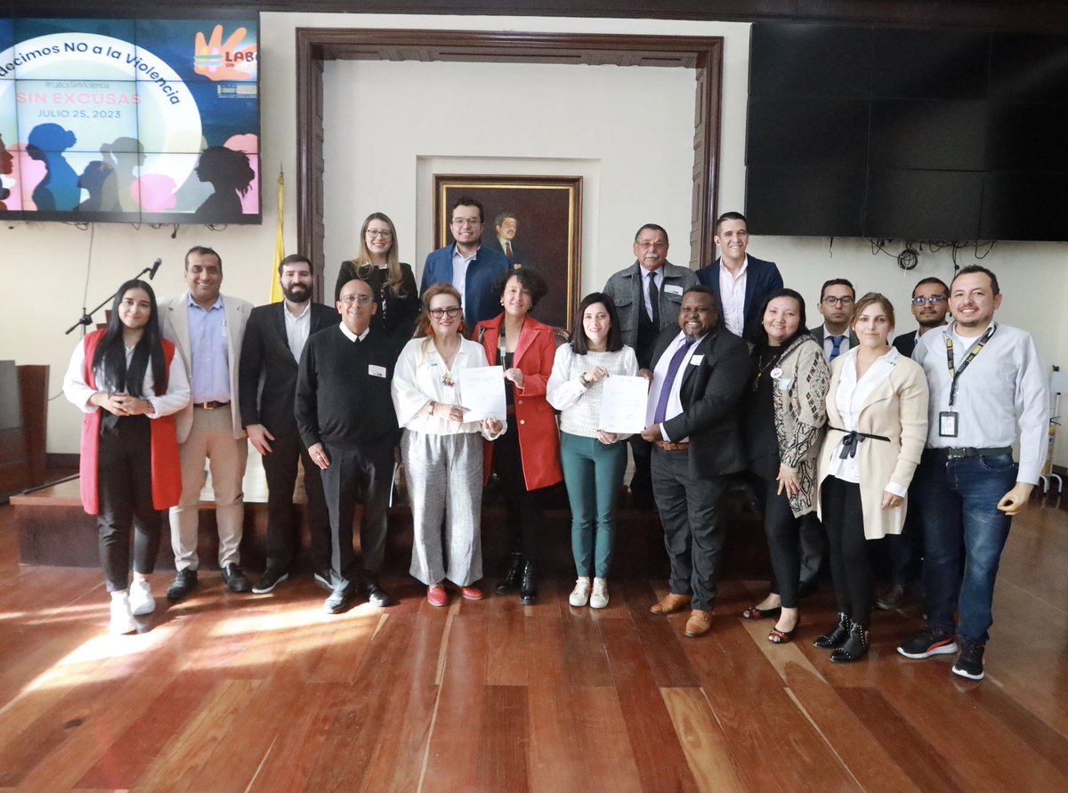 Agradecemos a la Comisión Tercera de la <a href="/CamaraColombia/">Cámara de Representantes de Colombia</a> la aprobación en primer debate del Proyecto de Ley 165/23C que construimos junto al <a href="/CNP_col/">Consejo Nacional de Planeación (CNP)</a> y nuestro gran amigo <a href="/JuanDiegoMuCa/">Juan Diego Muñoz Cabrera</a>. Con este proyecto de ley, buscamos, entre otras cosas, fortalecer los consejos de planeación