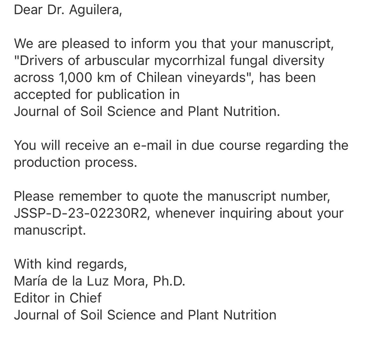 Very happy to be senior author on this paper in which my dear friend Paula Aguilera is first author. We extracted more than 90,000 AMF spores across 34 vineyards in Chile spanning 1000 km! Please keep doing spore analyses!