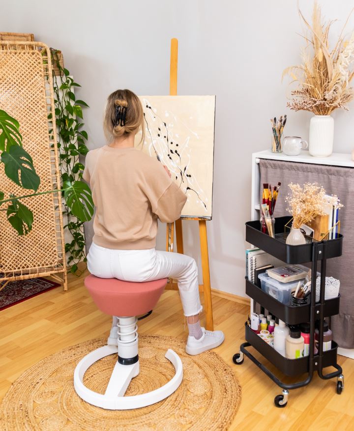 Do what you love! Ergify has the perfect stool for the aspiring 🧑‍🎨 artist.
ergify.com/product-catego…
#ergify #ergifyyourlife #artistlife #onlinesales