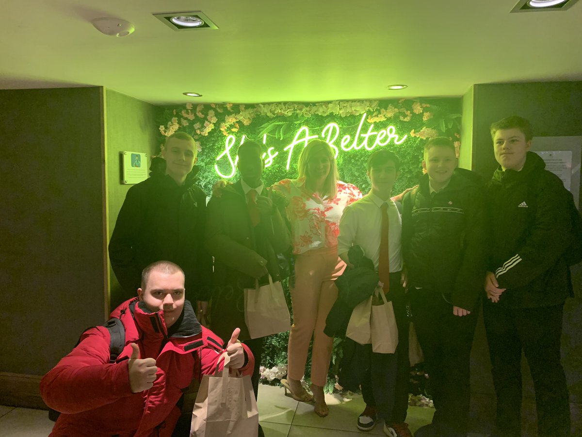 Today pupils from our @EnterAcadPark Café&Hotel Skills class were invited to the Hilton Doubletree for High Tea and a tour of behind the scenes at the hotel! A big thankyou to @DTGlasgowCtrl for having us! @smithycroft282