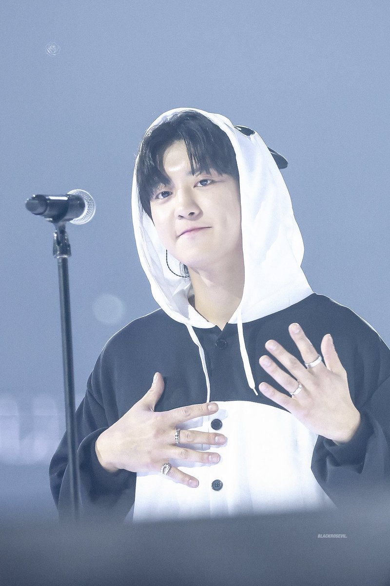 𝐁𝐋𝐀𝐂𝐊𝐑𝐎𝐒𝐄𝐕𝐈𝐋🖤🌹 tweet media