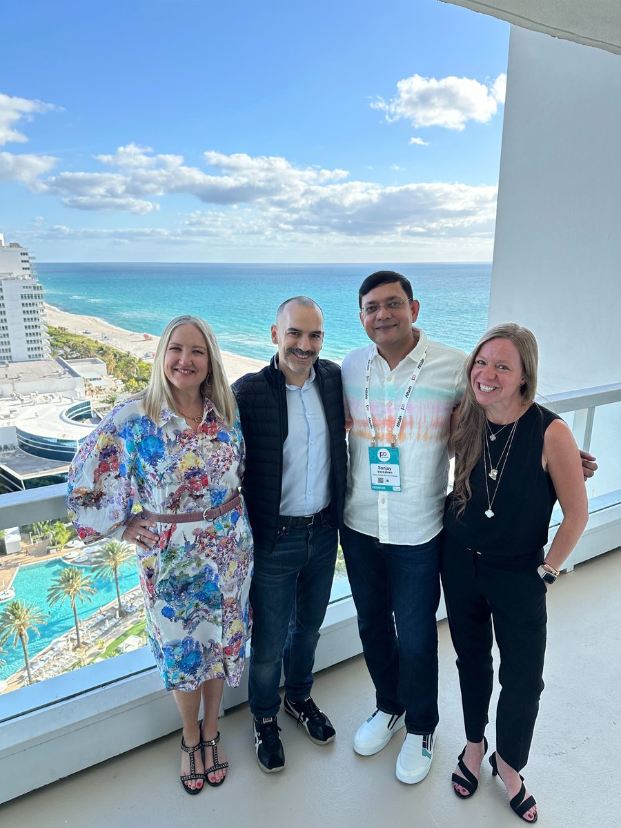 Sharing a sunrise breakfast with incredible leaders from @Sony, @Slalom, @SeaWorld, @ADT, @kroger and more at POSSIBLE Miami this morning ☀ Thank you so much for joining us for conversation, great food and amazing views.