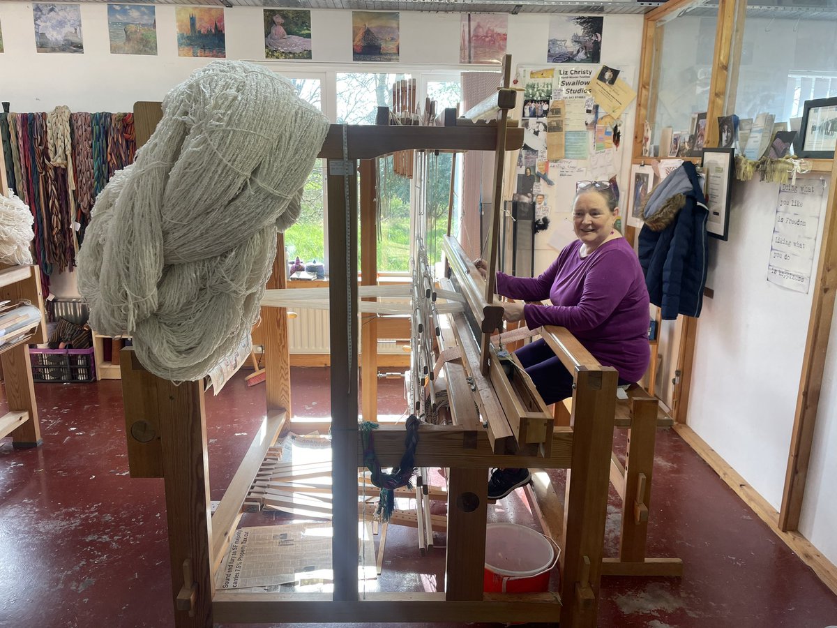 robertburns73's tweet photo. Great to visit & chat with Liz Christy at Swallow Studios in Annyalla today & see Liz’s signature hand-woven, woollen scarves being made.
Liz is an artist & textile designer & part of a wide community of innovative artists & craft-makers in Monaghan.
#MadeinMonaghan https://t.co/DQJi2daPY0