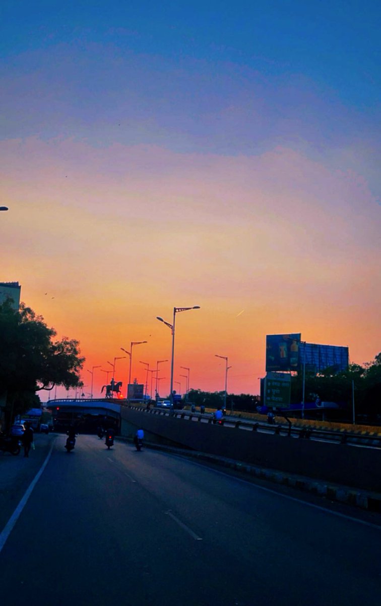 Post a pic YOU took. Just a pic. No description.
#छत्रपतीसंभाजीनगर
#𝐍𝐞हा
#missthosedays ♥️
#SunsetViews
