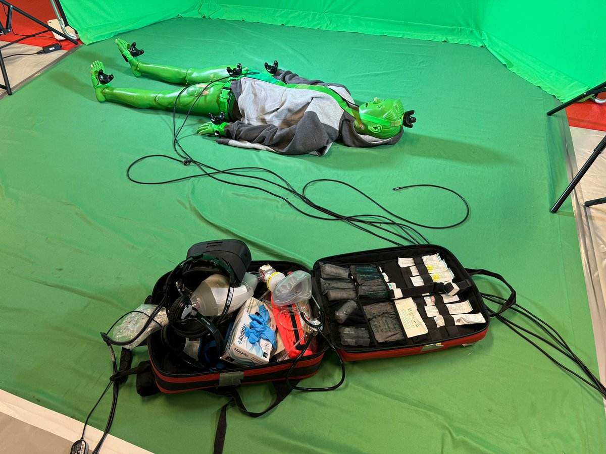 Morgen demonstreren medische eerstehulpverleners hoe ze zich via training met #mixedreality (VR, AI en ChatGPT) kunnen voorbereiden op complexe incidenten met veel slachtoffers. Trots dat we de eindconferentie van het Europese project <a href="/Med1stmr/">MED1stMR</a> mogen organiseren!