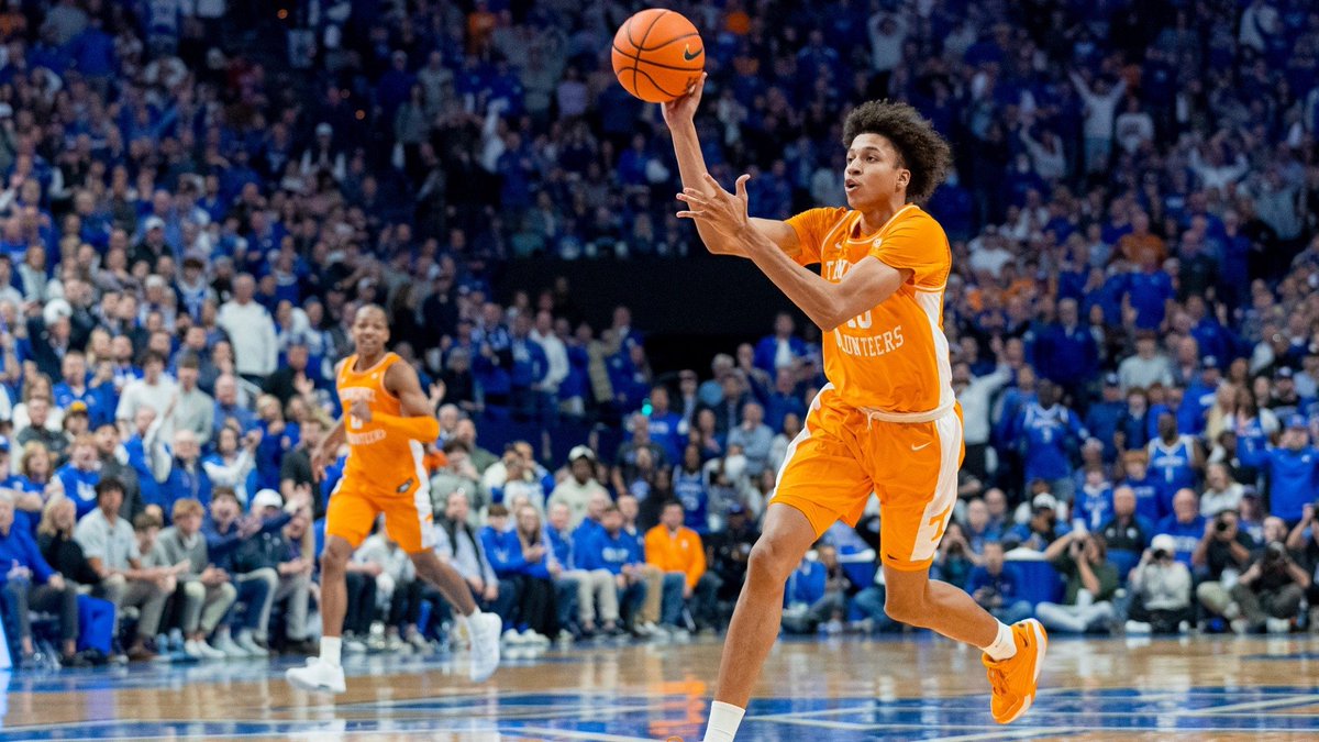 SullenSerf's tweet photo. Cam Carr.. Buy stock

Tennessee can play Carr 1-4 next year.. He's a better shooter than what he showed..

He's a great rim protecter &amp; rebounder &amp; has the handles to be a PG at times.. 

Expect a huge jump https://t.co/o1Tcsm1DLc