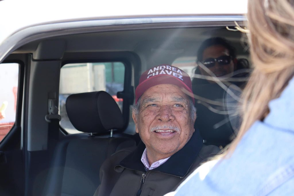 EstadoMX_'s tweet photo. Vía @AndreaChavezTre 

Hoy visitamos a nuestros compañeros y compañeras de Santa Isabel, con los que disfrutamos las mejores paletas del estado, mientras conversamos con sus vecinas y vecinos. 

Se respira mucho apoyo a la Cuarta Transformación: morena está más fuerte que nunca. https://t.co/0SofjgODnt