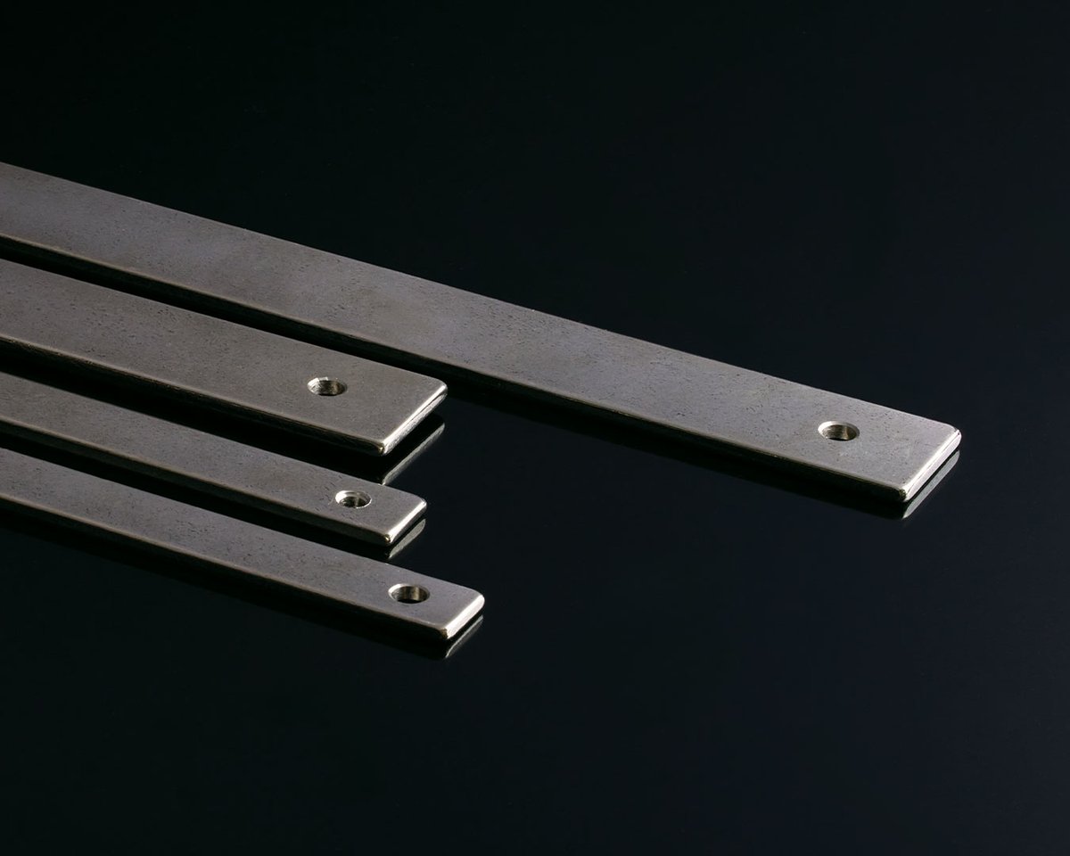 Schaubhardware's tweet photo. The ideal companion to our Vinci and Turno Collections of cabinet pulls, knobs, and appliance pulls, Vinci Backplates are available in sizes to match both collections. Transform your cabinets with Schaub's new Vinci Backplates! More info at https://t.co/vUrXic4Zf0 https://t.co/WPFwZurlJc
