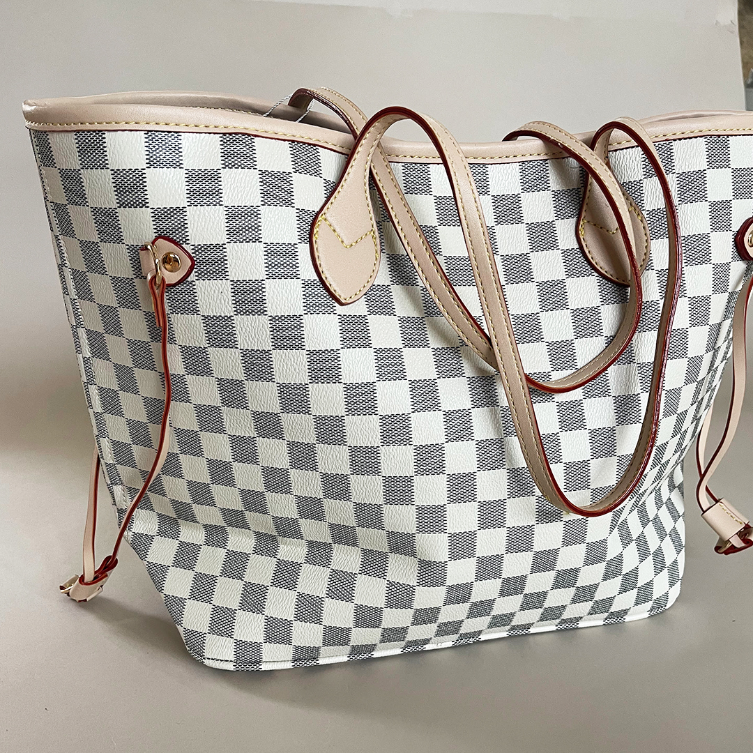 Our Crissy Handbag 👜💕 #shopping #style #shoponline #fashiongram#fashionablebags #onlineshopping #fashiondesigner#shoppingspree #womenswear #leatherhandbag #boutique#ootd  #handbagcrave