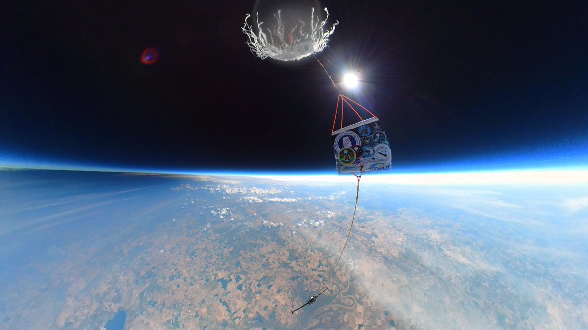 NASASun's tweet photo. Hello from the stratosphere! 👋 

These views are courtesy of a 360-degree camera flown by the University of Alabama in Huntsville’s Space Hardware Club, one of the student teams that participated in the Nationwide Eclipse Ballooning Project. ⬇️ https://t.co/UG3UEtXXfB