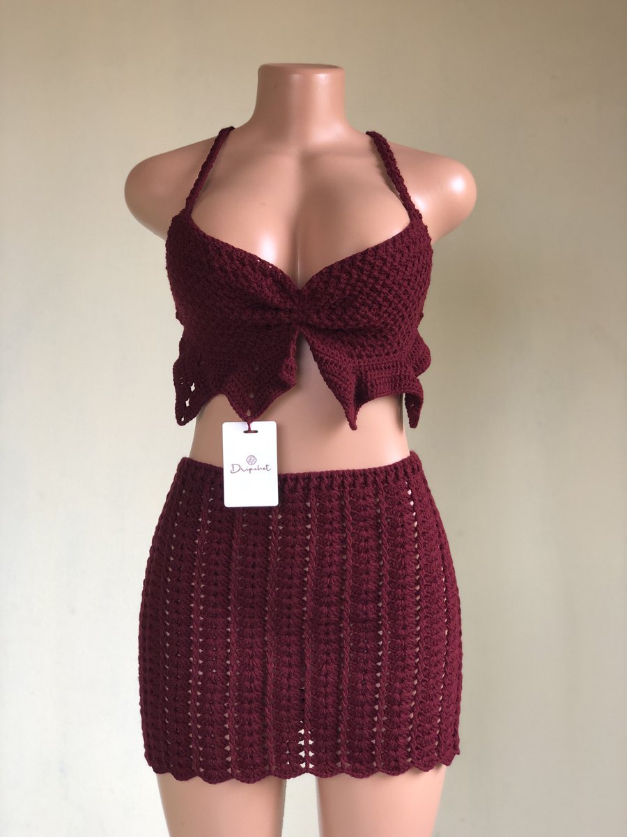 tolanirodia's tweet image. Butterfly set in 🍷