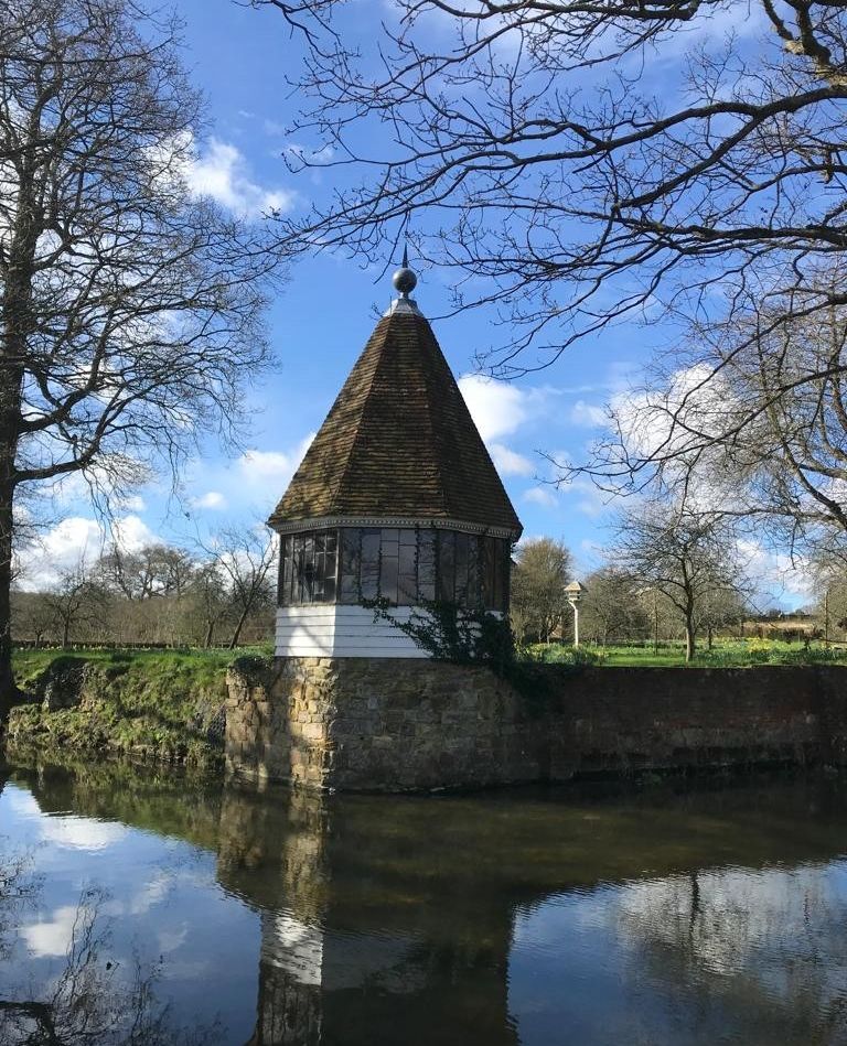 Can you guess where this is?👀 Maybe it is local to you? Let us know in the comments! 📸 - @flickkkkk @tees_by_phee #whatsoninkent #visitkent #daysout #familydaysout #thingstodo #visitengland #visitbritian #kent #nationaltrust #countrysidewalks