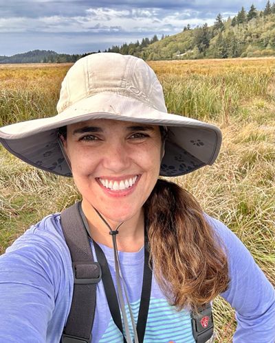 What do you know about #diatoms? Find out how @diatomdura @vtgeosciences 
Tina Dura is using these microfossils to trace the history of past earthquakes and tsunamis in this month's SSA At Work! buff.ly/4aGcftJ