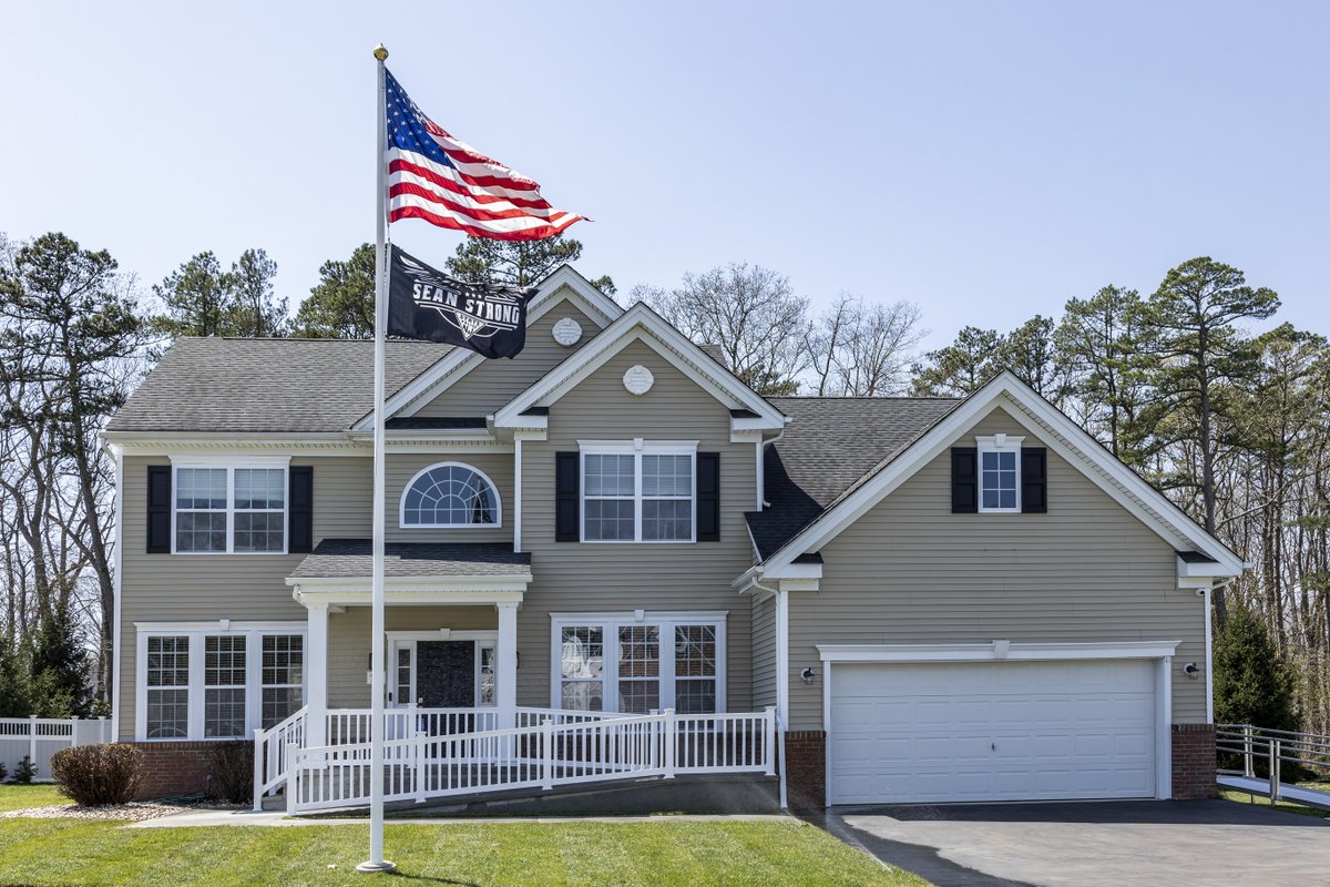 Tunnel to Towers is honored to provide Air Force Veteran & NJ State Police Sergeant First Class Sean Acker and his family with a newly renovated, mortgage-free Smart Home in Howell, NJ. The home features an ADA-compliant bedroom, bathroom, and kitchenette. ❤️ 🇺🇸