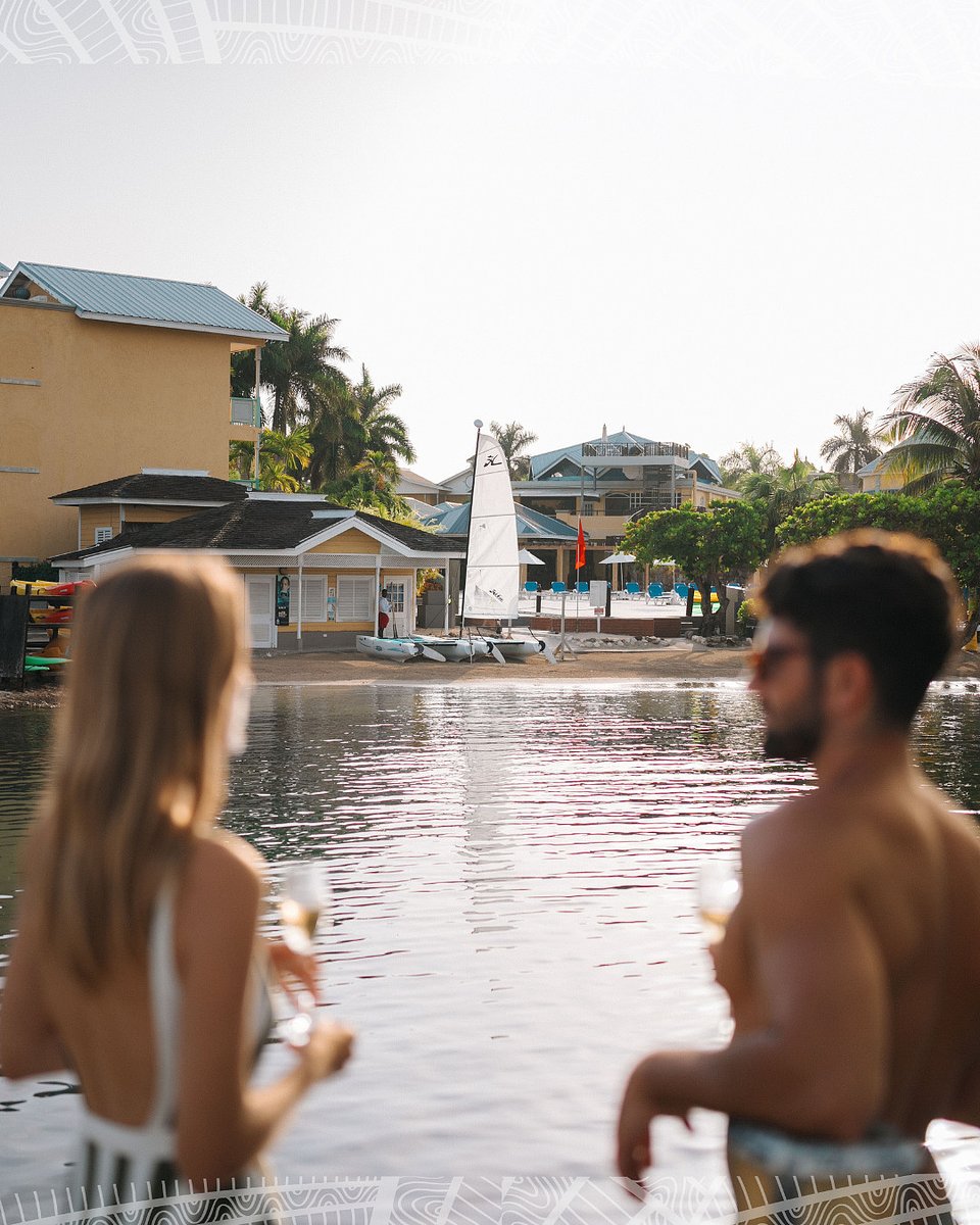Soak up the sun and enjoy the serenity. 
 #JewelParadiseCove #TravelTuesday