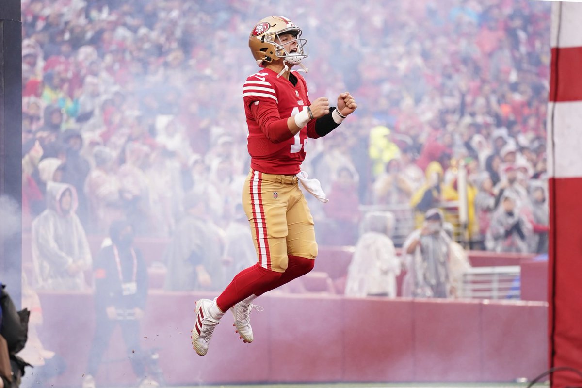 HERO: #49ers QB Brock Purdy SAVED THE LIFE of a woman who was walking her dog in San Francisco when a coyote was about to attack, he said today. 

🫡

AN ABSOLUTE LEGEND👏👏👏
