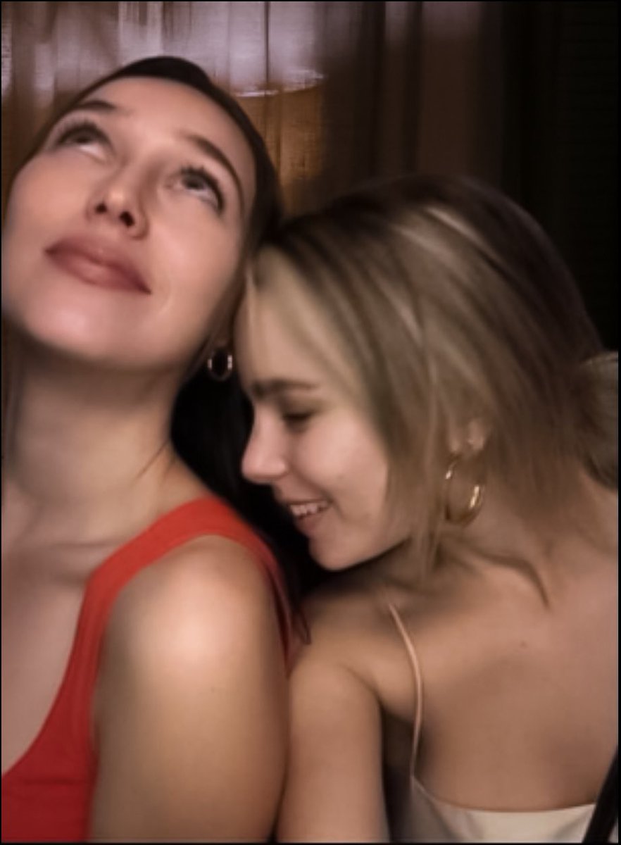 70degreeslut's tweet photo. God the vibes of this first scene in this next ch. match the title so perfectly🤌🏼
I can literally hear it playing in my head as these two just have the best time🥹
(Tiny preview⚠️TW: wholesome Lostia)
#newromantics #clexafanfic #clexaau https://t.co/MYeQuIwLjw