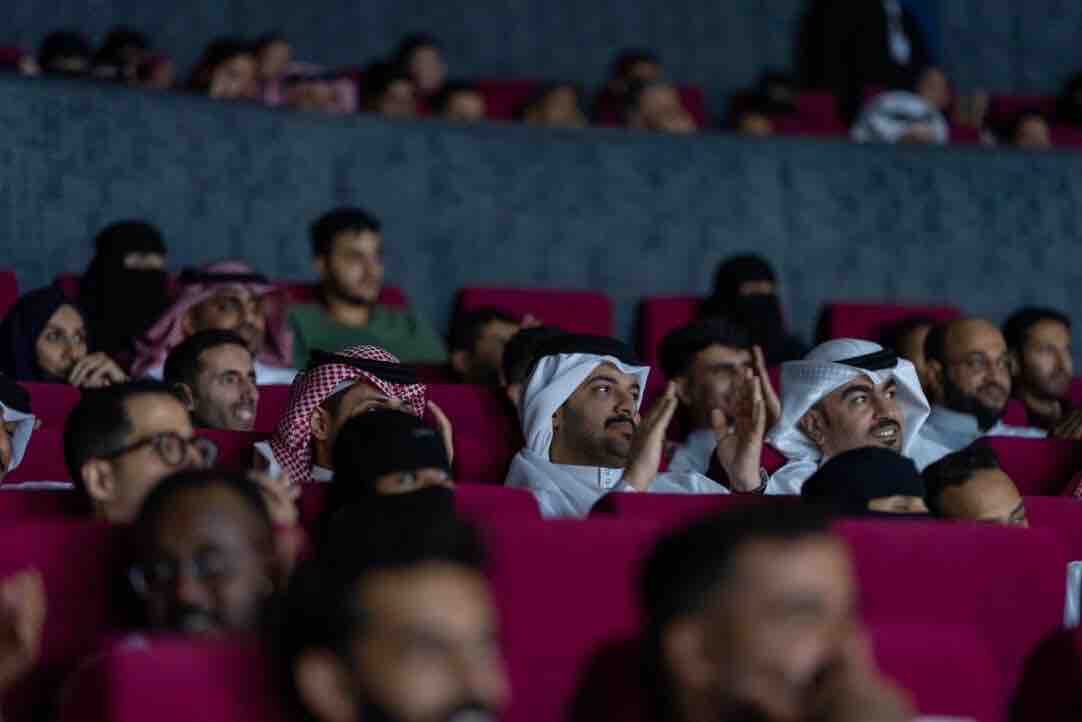 تنتظركم أوقات ممتعة في مسرحية “الجار” الكوميدية على مسرح محمد العلي ضمن #فعاليات_العيد 🎭❤️