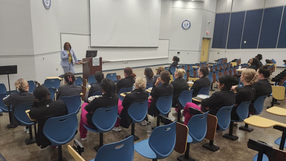 Dr. Aubra J. Gantt, Chancellor of Southern University at Shreveport held a 'Chat with the Chancellor' as part of her Investiture Week activities. In this session, students had the opportunity to ask questions and give feedback on their experiences.