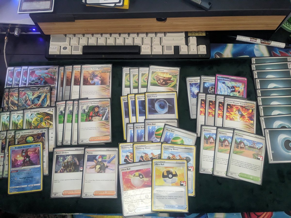 Lobbbey's tweet photo. Went 5-4 at the Orlando Pokemon Regional this past weekend, day 2 was looking good until round 7. Overall happy with my first major event https://t.co/BHW0EA5jtk