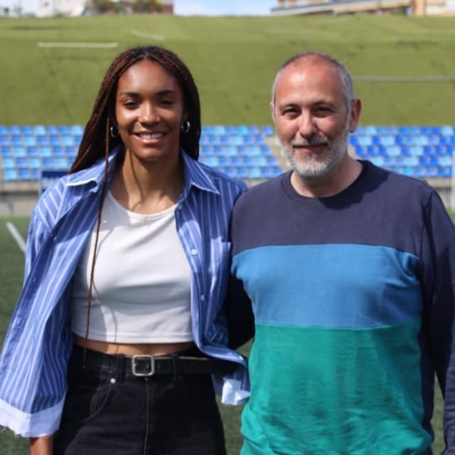 Ha guanyat tot el que pot guanyar, tant a nivell club com a nivell seleccions. Però hi ha una cosa que va guanyar-se ahir, va ser el cor de tots nosaltres, amb la seva bona manera de fer, educació, simpatia, tacte i amabilitat.

Cal molta més gent com <a href="/SalmaParalluelo/">Salma</a> al món.