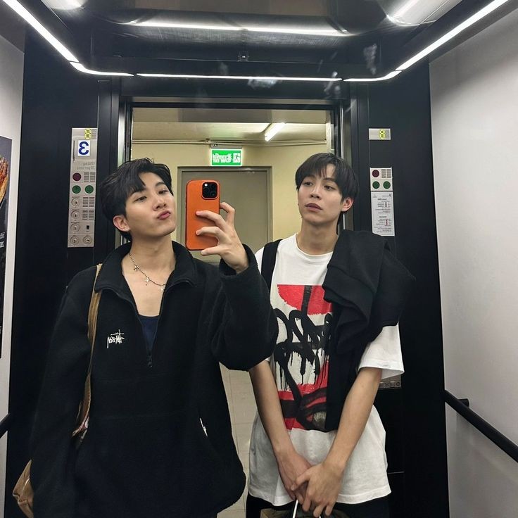 Devin be like "posing"