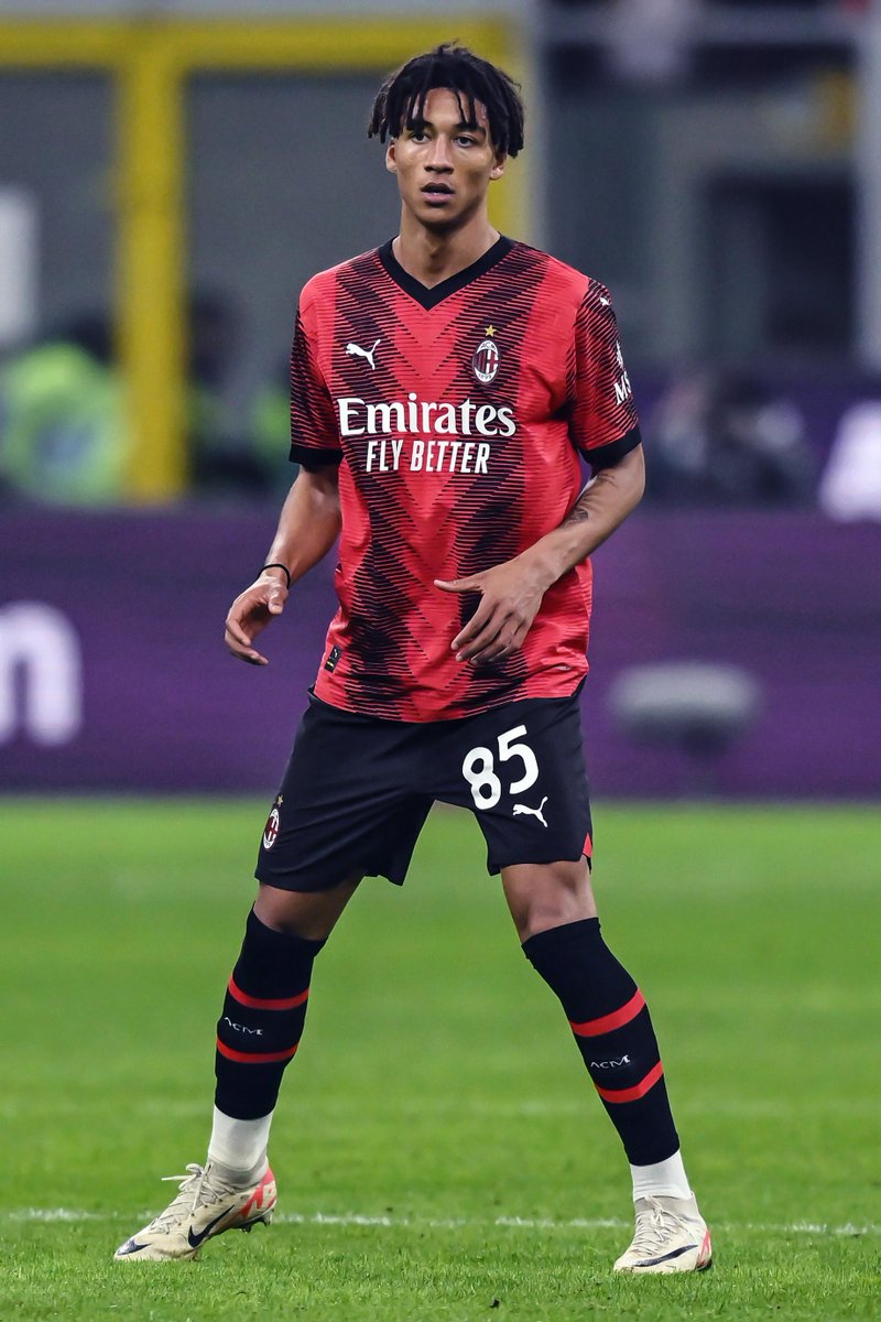 MilanNewsit's tweet photo. 𝐙𝐄𝐑𝐎𝐋𝐈 𝐑𝐈𝐍𝐍𝐎𝐕𝐀 𝐅𝐈𝐍𝐎 𝐀𝐋 𝟐𝟎𝟐𝟖 ✍🏻

AC Milan è lieto di annunciare il prolungamento del contratto di Kevin Zeroli fino al 30 giugno 2028. Kevin è approdato al Milan nel 2010, fino a indossare in questa stagione la fascia di capitano della Primavera rossonera. Il 30 dicembre 2023 il giovane centrocampista ha esordito a San Siro in Prima Squadra nella partita Milan-Sassuolo vinta 1-0 🔴⚫