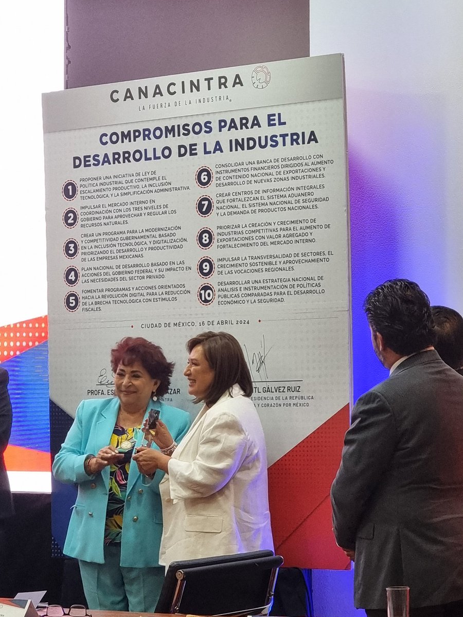Como presidenta del #sectorquimico <a href="/canacintra/">canacintra</a> presentes en el Consejo Dir con la presencia de la Candidata <a href="/Xochitl2024/">RAVENINVERSION</a>,tuvimos oportunidad de platicar con la mesa responsable de energia <a href="/RosanetyBarrios/">Rosanety Barrios</a> sin duda el sector quimico apoyaremos en lo necesario para un Mexico mejor