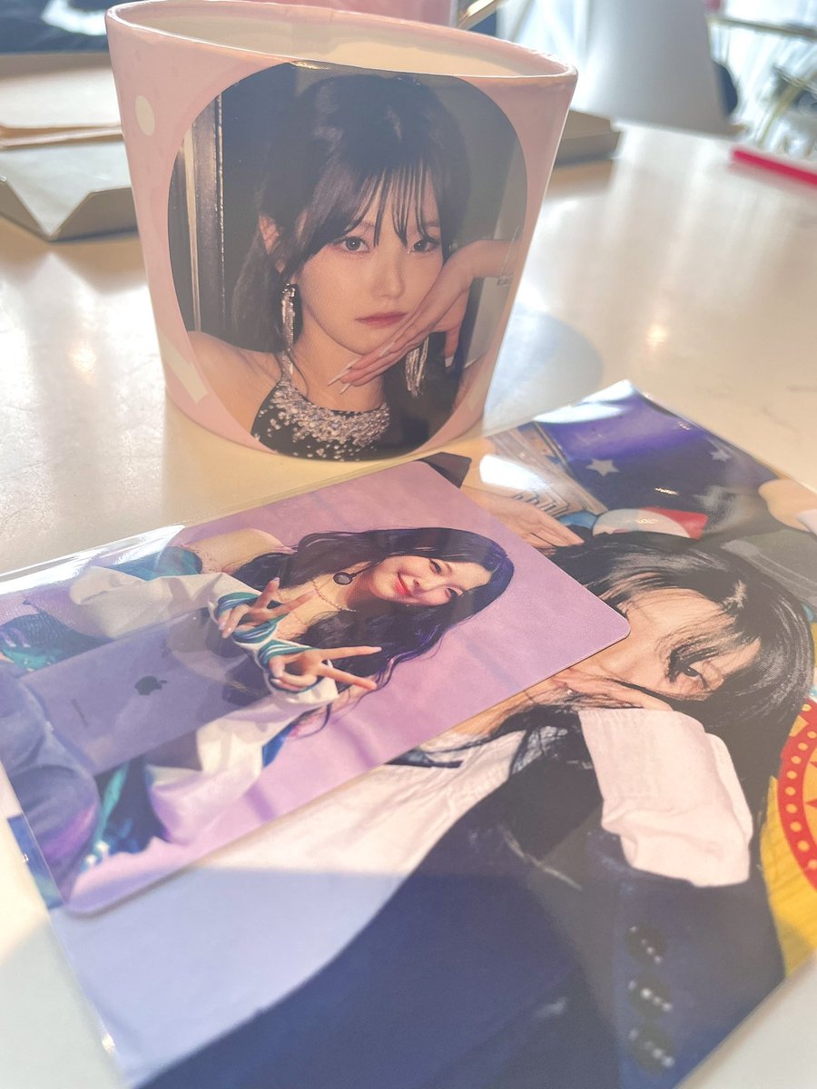 HONEYQUEEN417's tweet photo. 誕生日おめでとうジホンちゃん🎉

#fromis_9 
#ジホン
#지헌 
#지헌이를_위해_흘러가는_예쁜_시간들
#HAPPY_JIHEON_DAY https://t.co/dDzhnb4qlF
