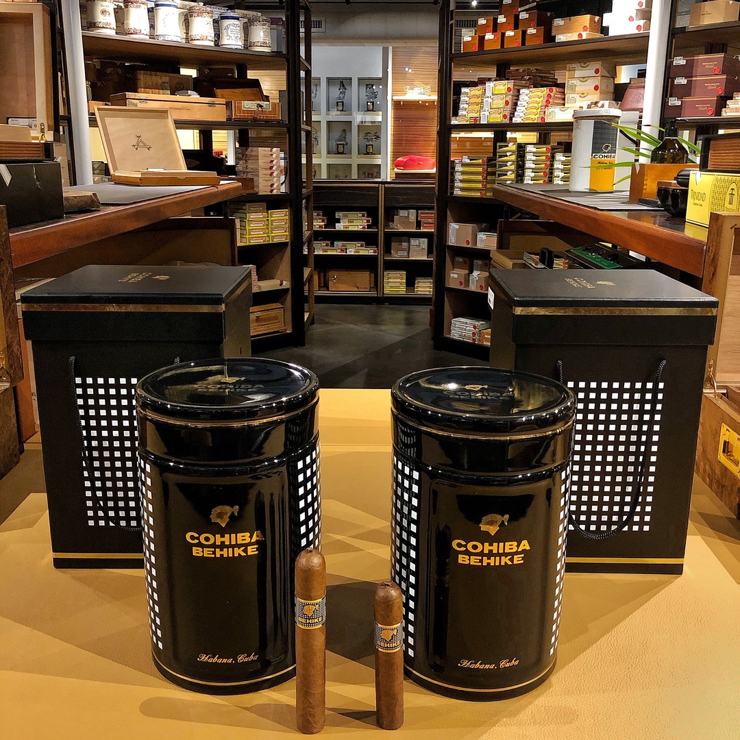 Double trouble for this new cohiba  day 😉
Do you fancy a 54 👈 or a 52 👉 for your next BHK Jar?
.
Jar of 25 BHK 52 
Jar of 25 BHK 54