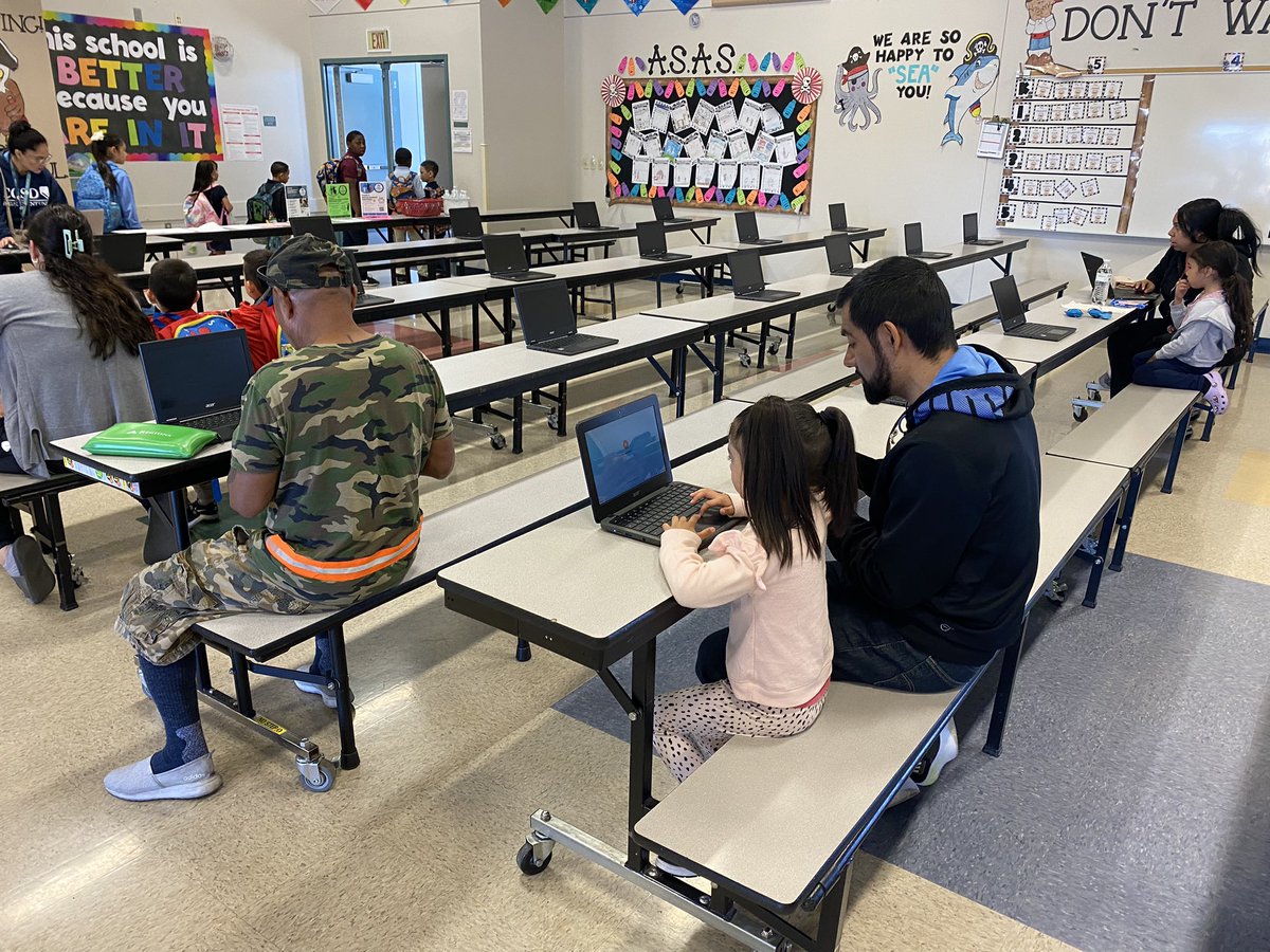 Thank you to our @CCSDFamily Team for helping our families register our students for the 2024-2025 school year! @ClarkCountySch