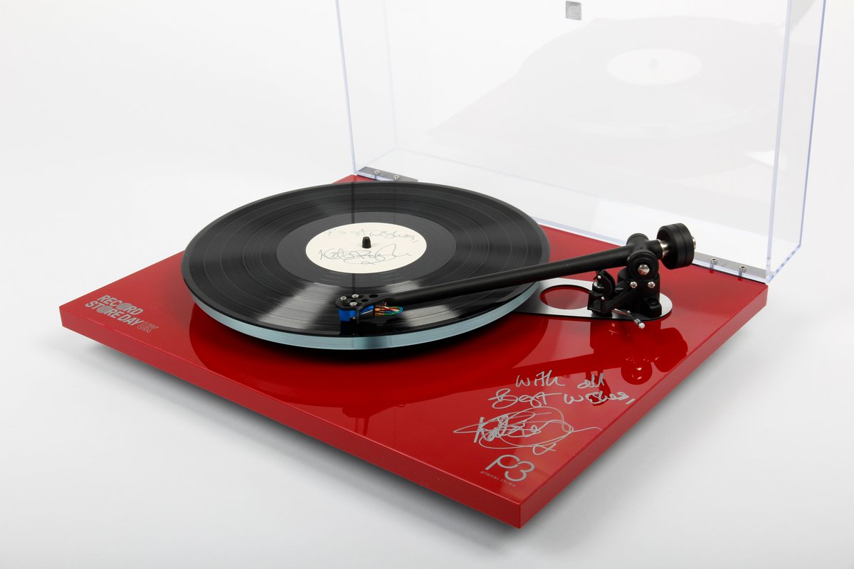 Kate Bush tweet media