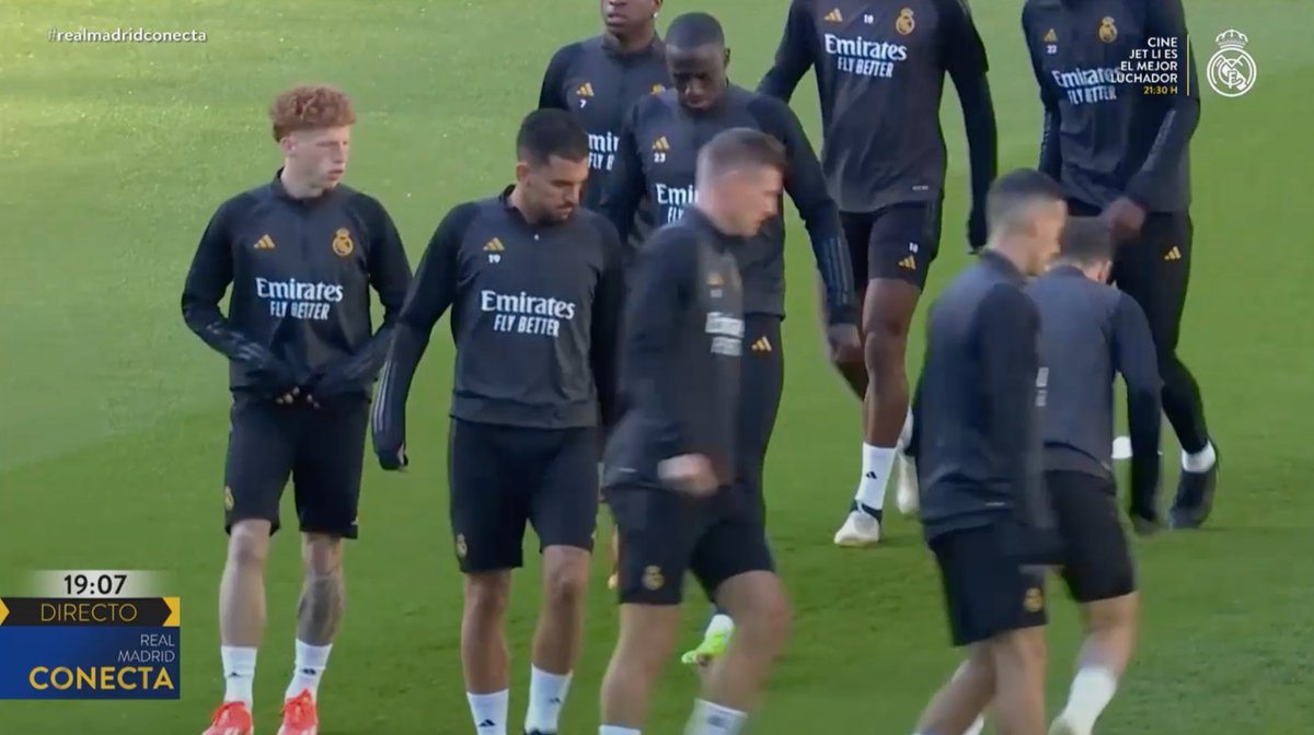ArnaldoMarrero's tweet photo. Ya entrena Jeremy De León en el Etihad Stadium junto al primer equipo del @realmadrid https://t.co/fwyDdxmlF8