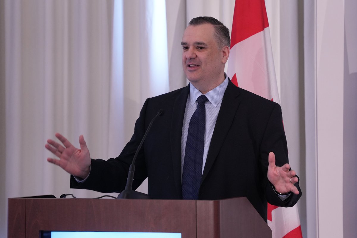 A great conclusion to #CCCHillDay as the Hon. James Moore provided his insights on the potential change in gov't, 🇨🇦🇺🇸 relations, economic challenges such as productivity & inflation, the important relationship between business and gov't, and the upcoming elections. #cdnpoli