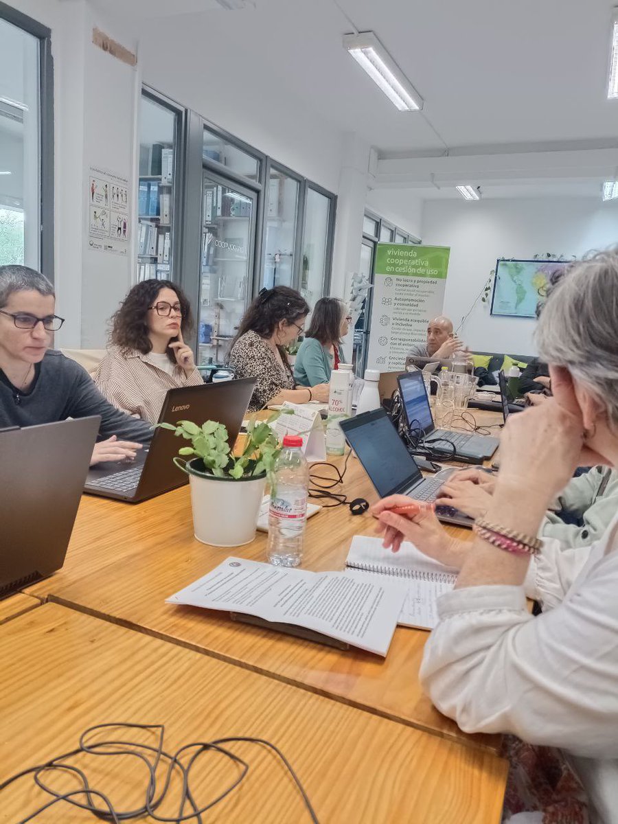 🗞 Avances hacia una red 💞 de #viviendacooperativa en #cesióndeuso 🏡: Grupo de Trabajo de #Vivienda en #REAS ReddRedes celebra asamblea semestral 🙋🏻con 12 comunidades autónomas 🤩. Crónica: economiasolidaria.org/noticias/avanc… #cooperativa #viviendacolaborativa #covivienda #cohousing