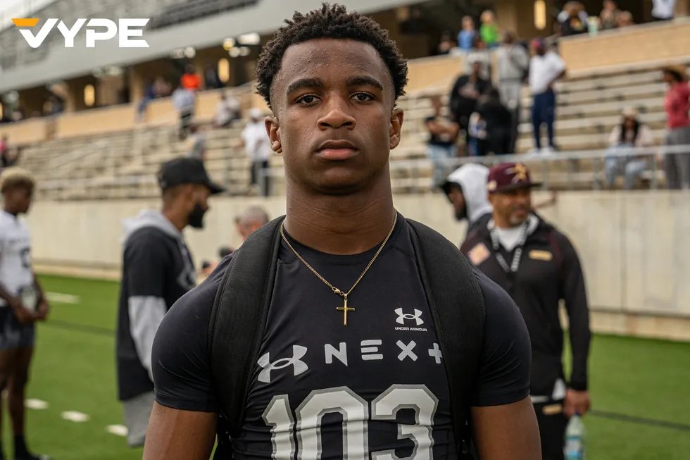 THEY GOT NEXT: VYPE’s Top 15 2027 Prospects In H-Town

VYPE Media breaks down the city of Houston's Top 15 prospects who are next up for the Class of 2027. The rankings will fluctuate over the summer and fall, but here is the LIST!!

READ:vype.com/Texas/Houston/…