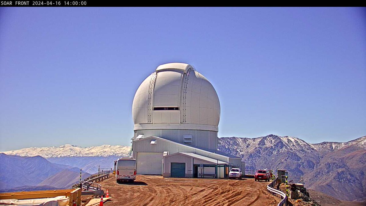 LaSerenaDrone's tweet image. Desde la cumbre del Cerro Pachón, hogar del Telescopio SOAR, se puede contemplar la nevada que adorna la imponente Cordillera de los Andes.

Créditos: NOIRLab

#valledelelqui #cerropachon #noirlab #pachon #coquimbo #laserena #Vicuna