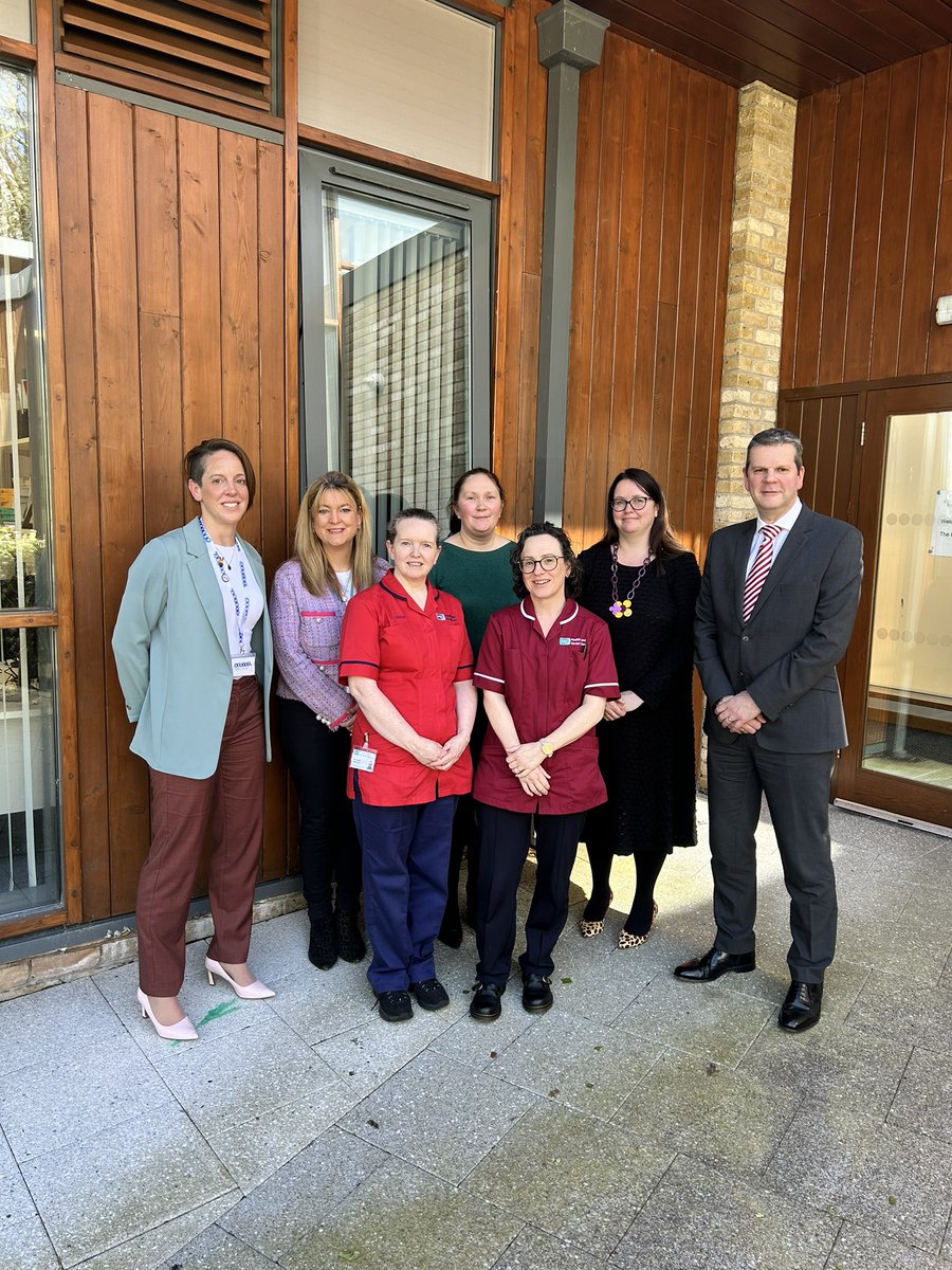 Today our Rowan team & ASSISTNI were delighted to welcome Deputy Chief Constable Chris Todd to the Rowan SARCNI to discuss our partnership work to provide trauma informed care for victims of sexual violence @assistni_ @PoliceServiceNI