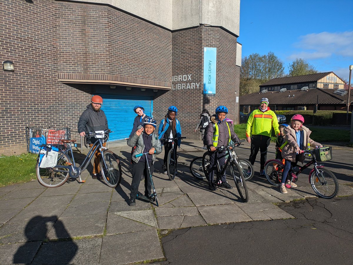 What a lovely day for the Ibrox Bike Bus this morning. Cycling, sunshine and music, what more could you ask for? 🚴🏼‍♀️☀️🎶 Join us next Tuesday! @JHemminsgley @MsWhiteheadIPS @danhutchison_ @P4F_Scotland