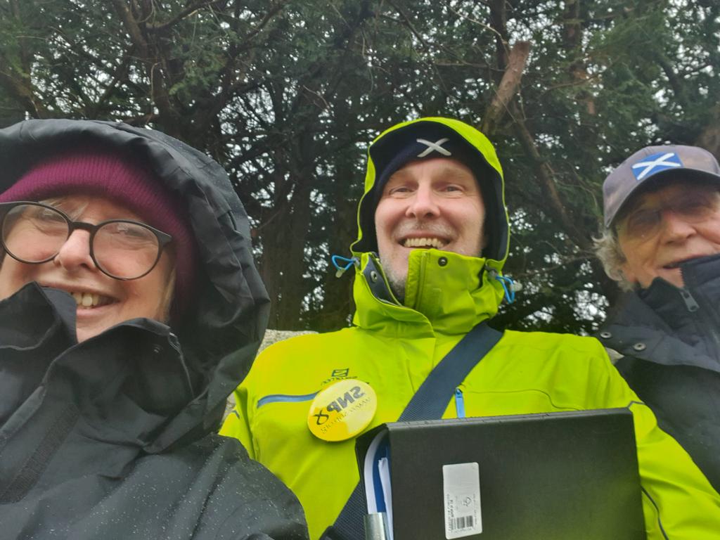 Undaunted by the rain, sleet, cold. We will canvas in all weathers.
#VoteSNP
#GrahamLeadbitter for #MorayWestNairnandStrathspey