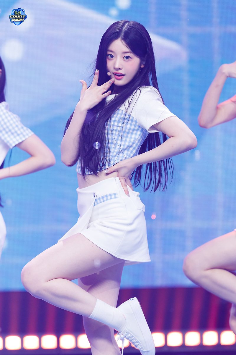 minju on M! COUNTDOWN #MINJU #민주 #ミンジュ #아일릿 #ILLIT