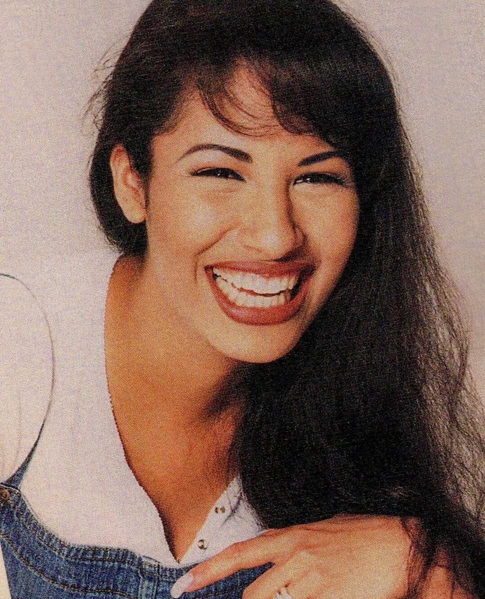 HeshlynAshna's tweet photo. Today she would have turned 53 years old 🥺

Happy Heavenly Birthday, Selena 💜🌹 https://t.co/uAUNH7Z8Up